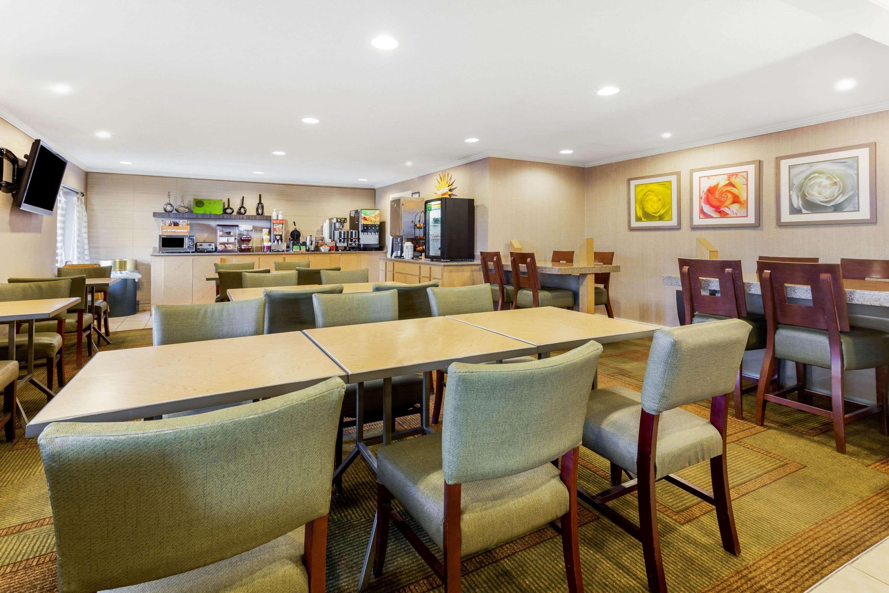 La Quinta Inn By Wyndham Chicago Willowbrook Esterno foto
