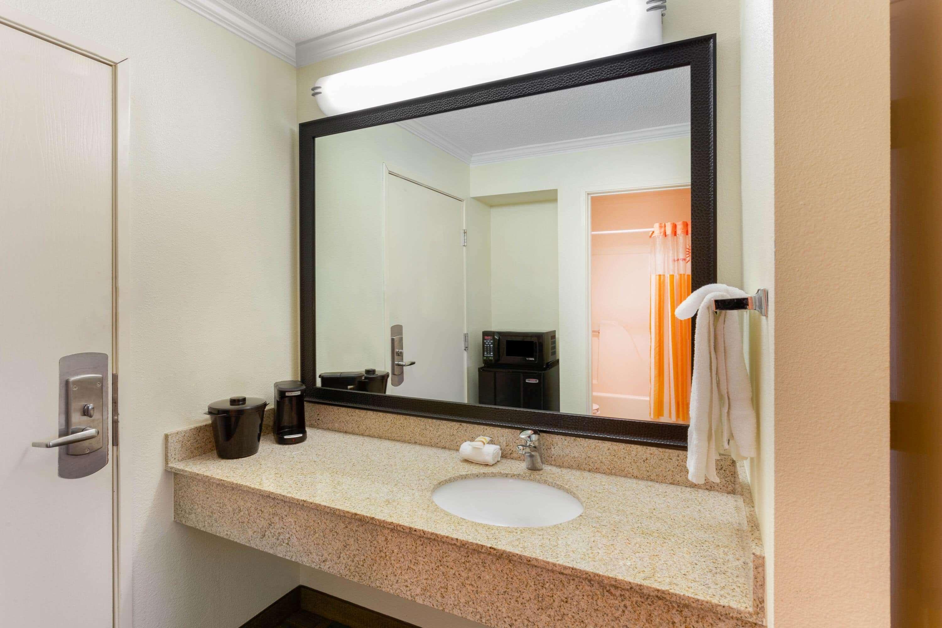 La Quinta Inn By Wyndham Chicago Willowbrook Esterno foto