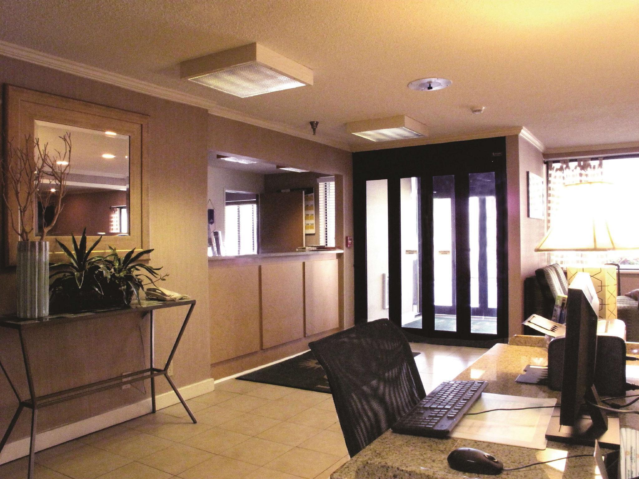 La Quinta Inn By Wyndham Chicago Willowbrook Esterno foto