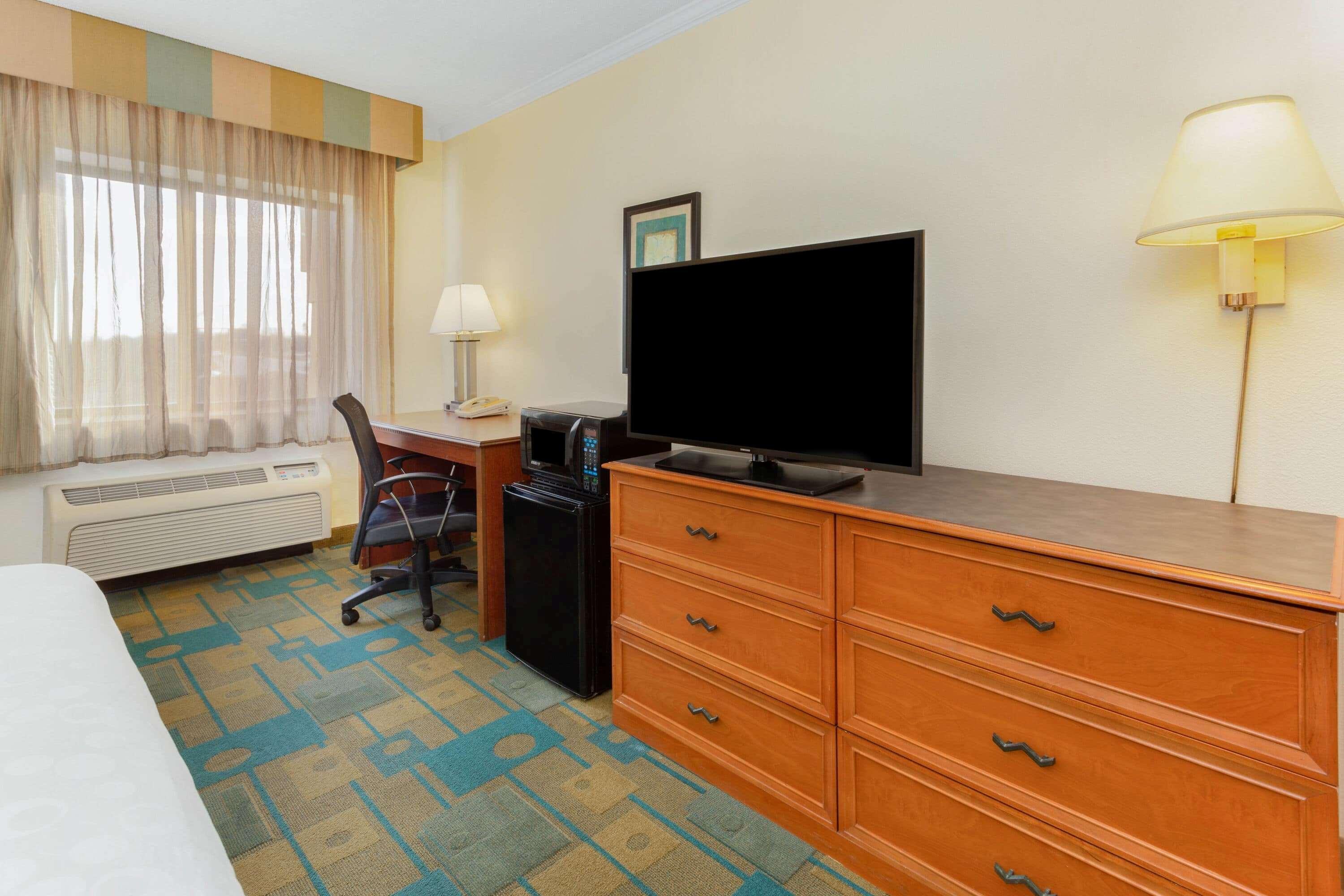 La Quinta Inn By Wyndham Chicago Willowbrook Esterno foto